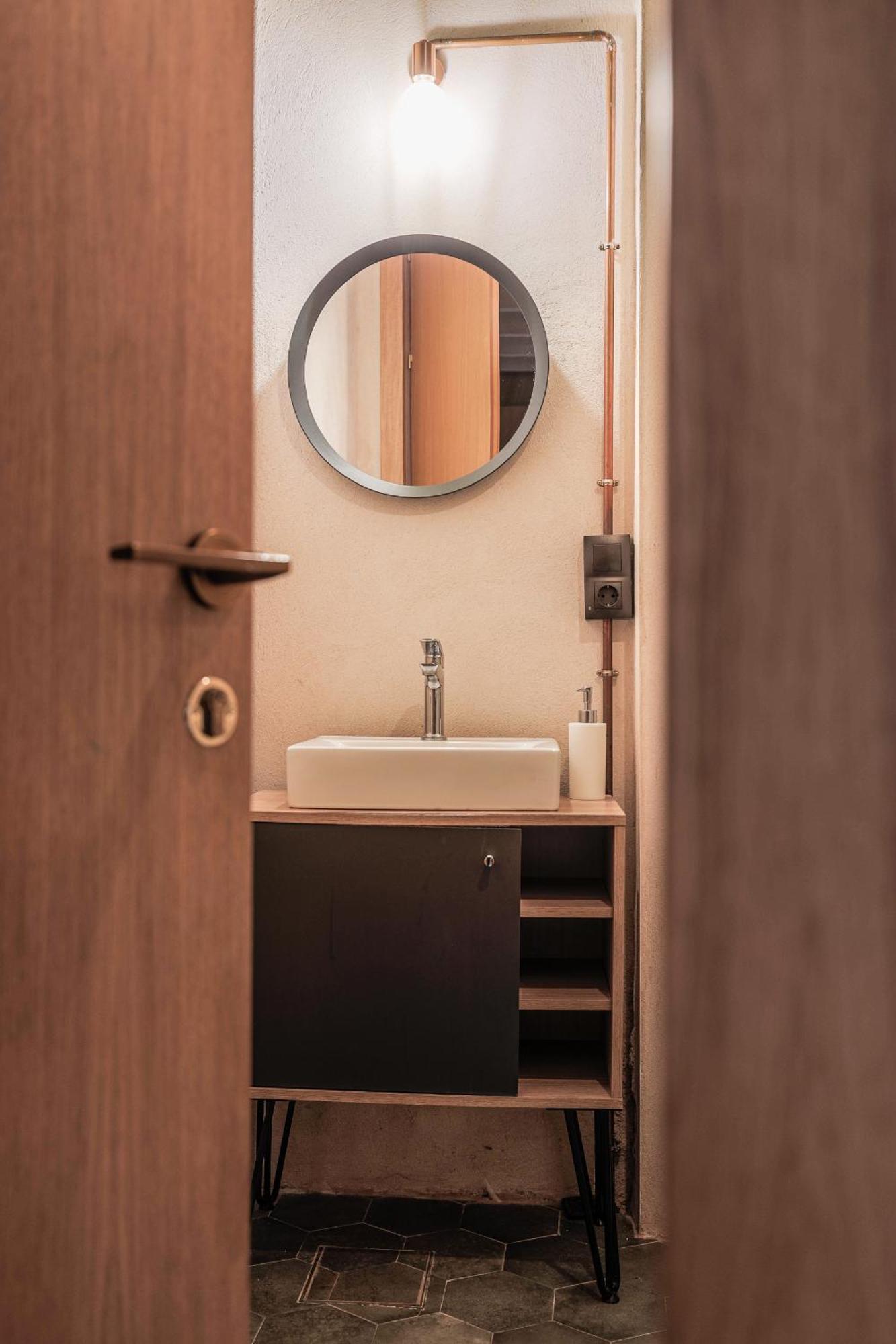 Apartamento Encantador Con Patio En Macarena *
